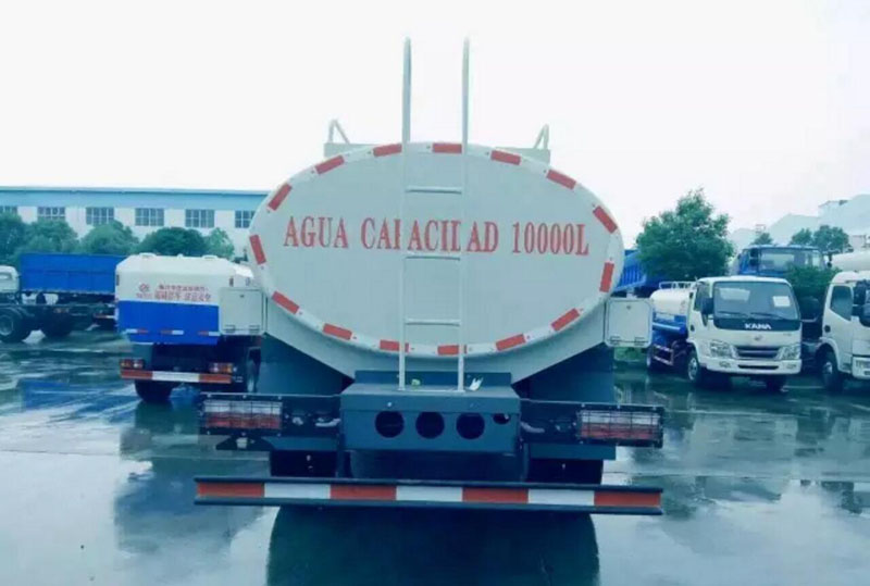 程力出口委內(nèi)瑞拉100臺(tái)江淮灑水車(chē)圓滿完成