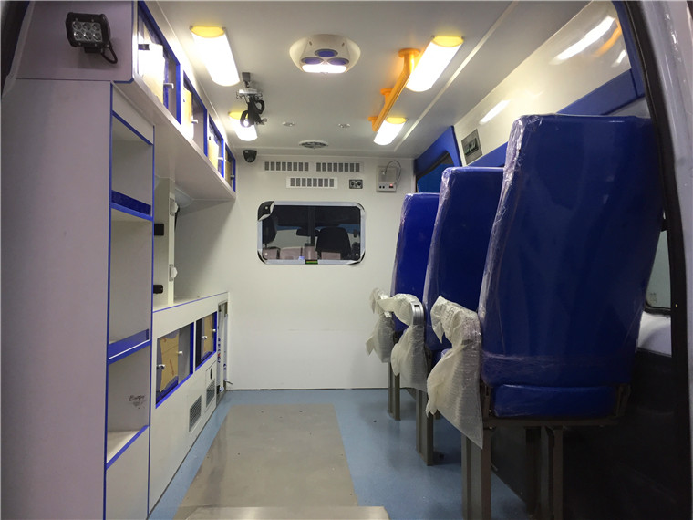 江鈴特順救護(hù)車長軸高頂(國五)